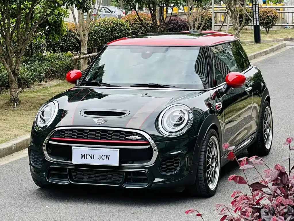 Купить MINI Mini JCW