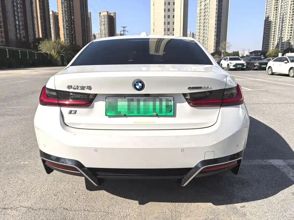 BMW i3 2025 eDrive 35 L