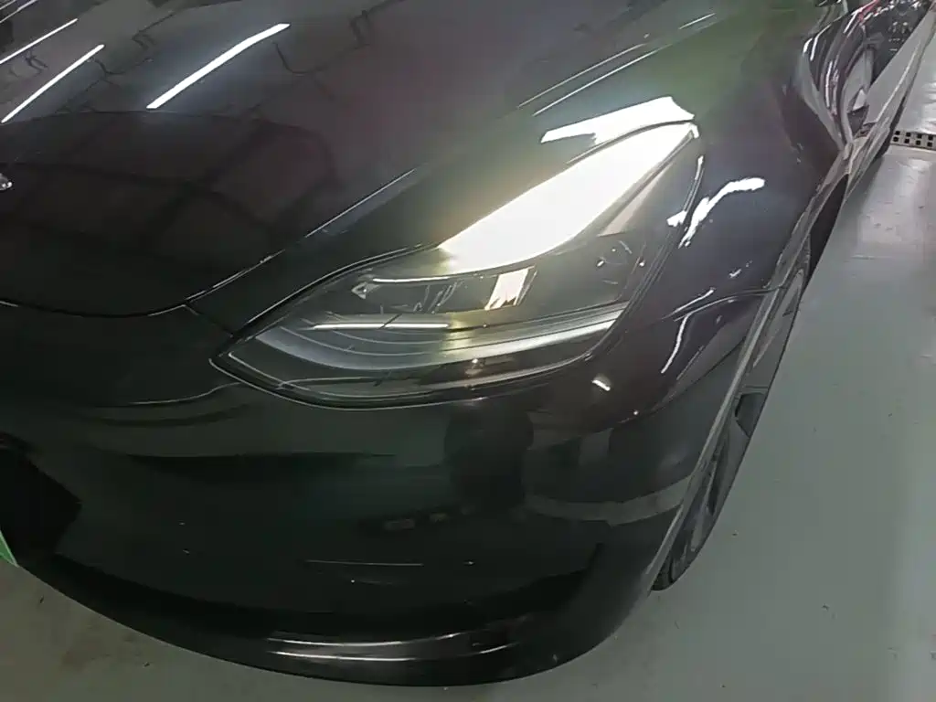 Tesla Model 3 — миниатюра 24