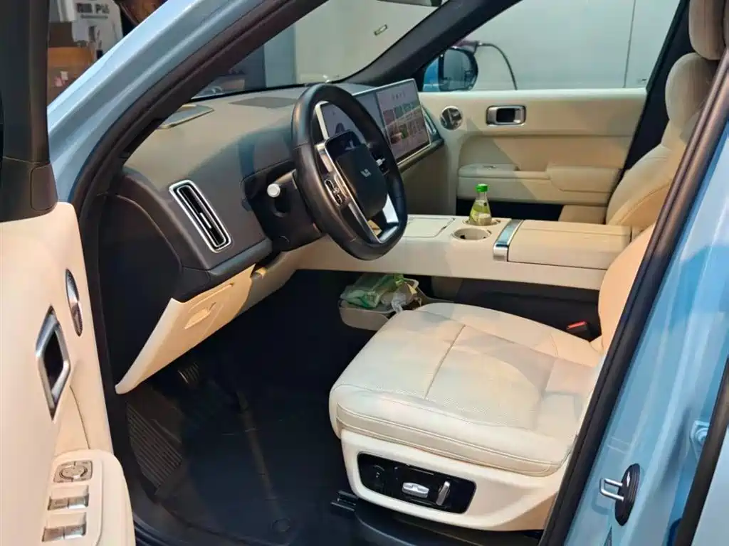 Li Auto L8 2025 Ultra