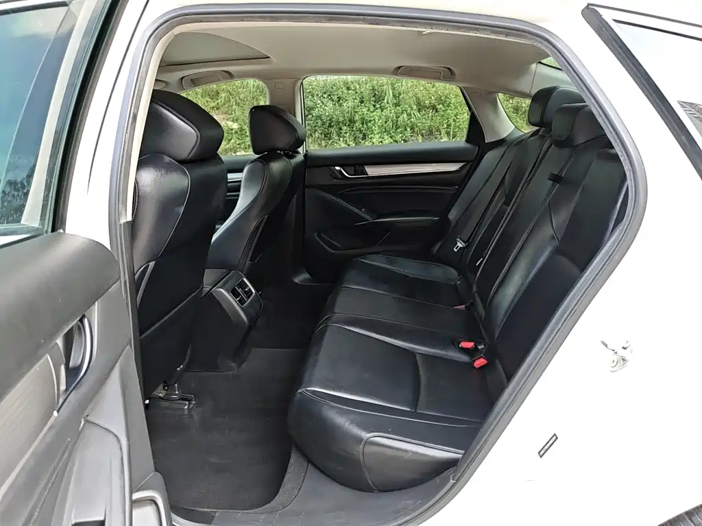 Honda Accord — миниатюра 8