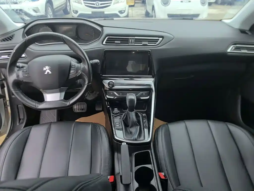 Peugeot 308 — миниатюра 10