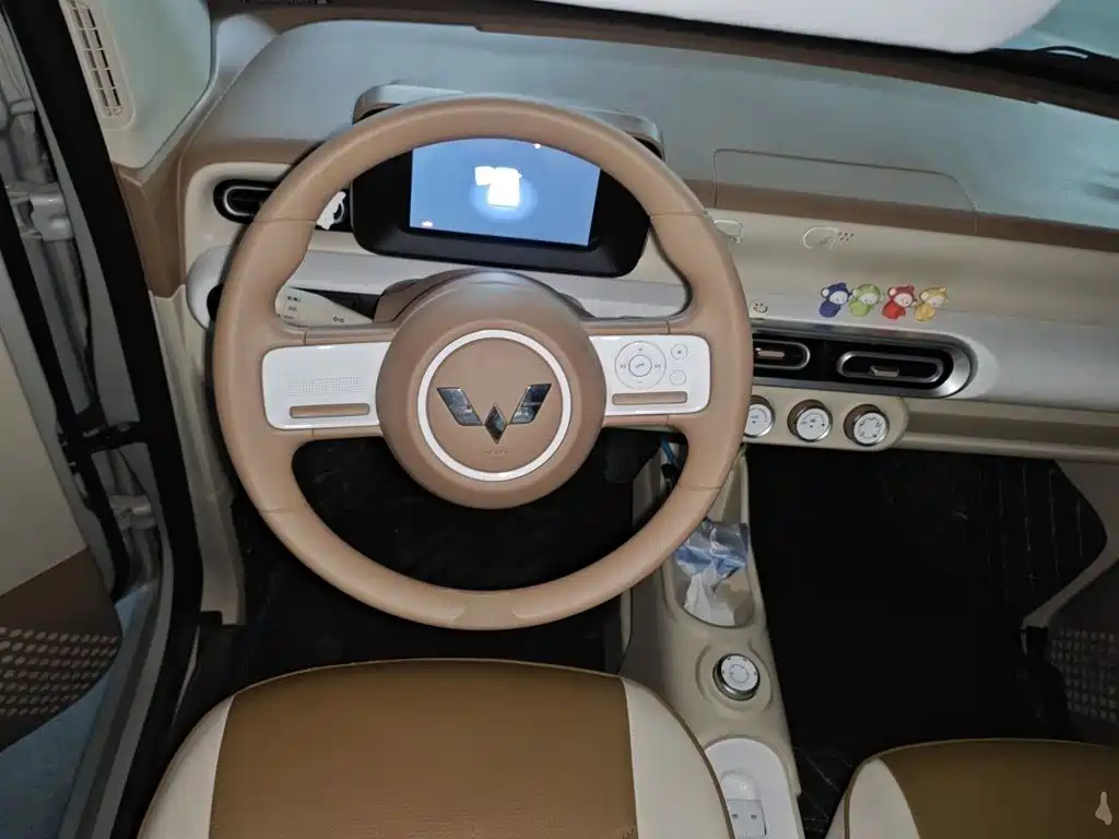 Wuling MINIEV — миниатюра 6