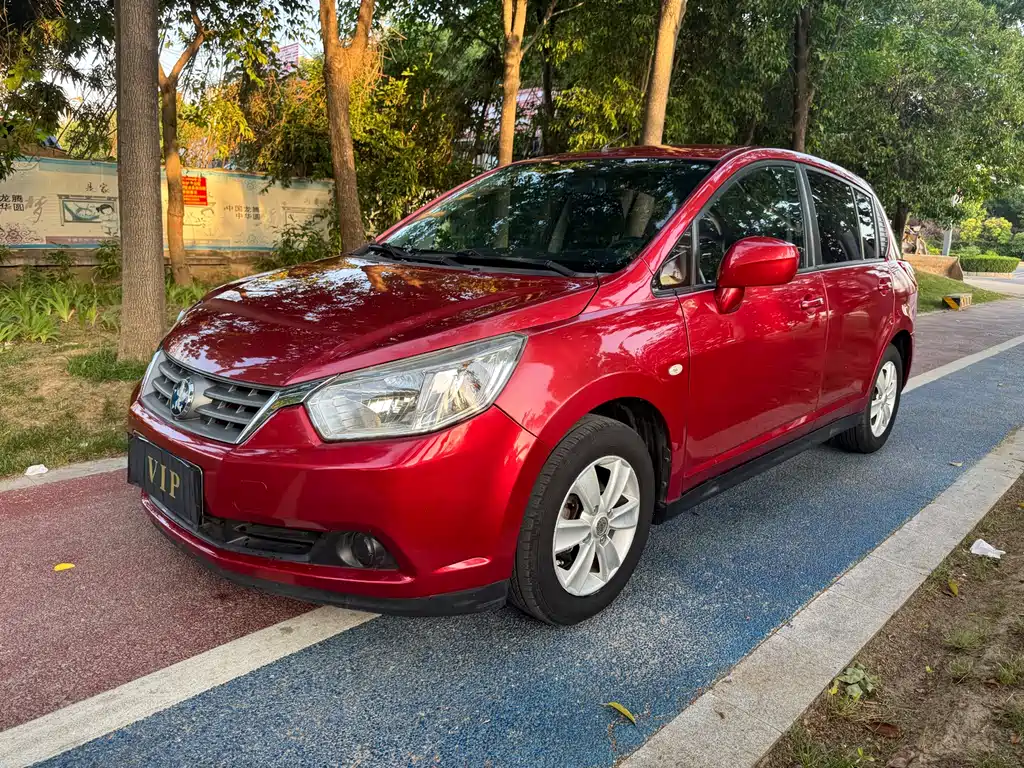 Venucia R50 2013