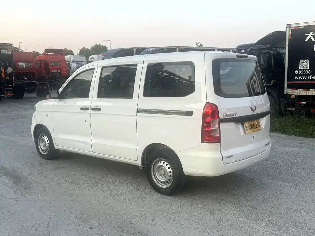 Wuling V 2019 1.5L VI LAR