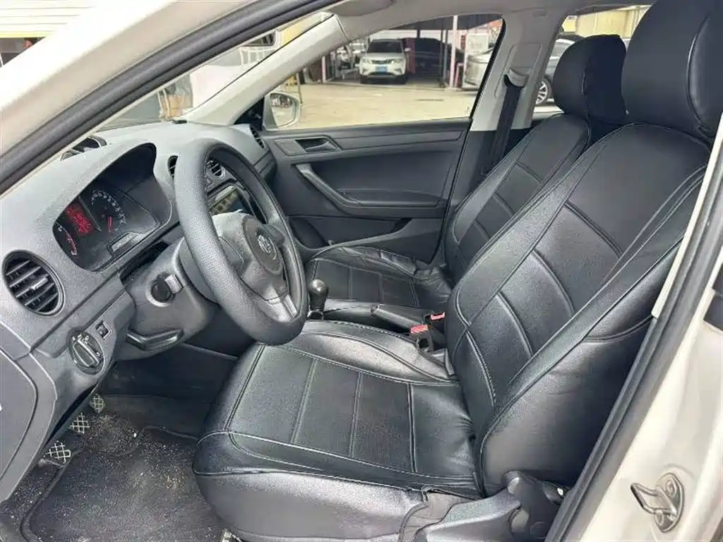 Volkswagen Jetta 2013 1.4L MT Fashion