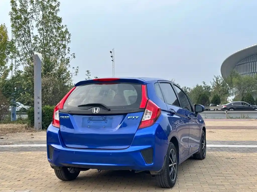 Honda Fit — миниатюра 4
