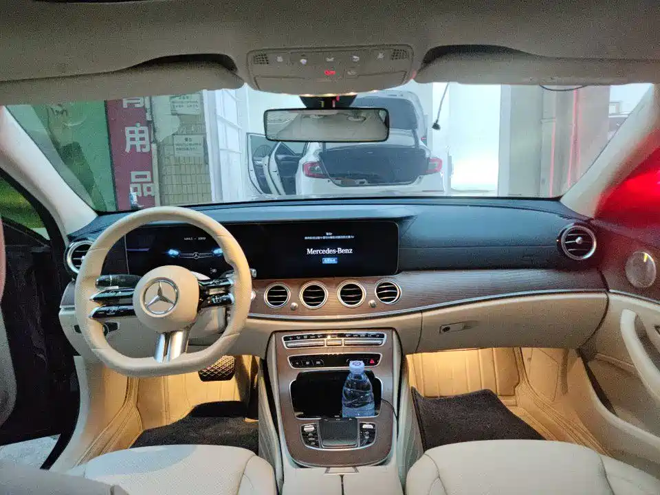 Mercedes-Benz E-Class — миниатюра 3