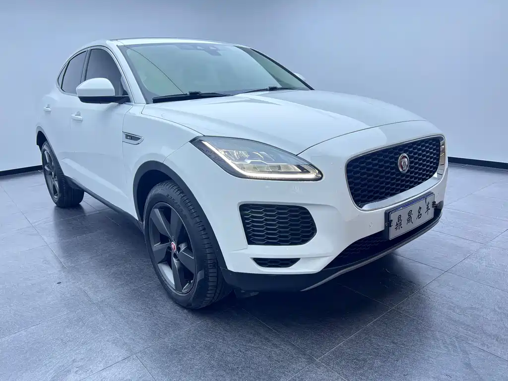Jaguar E-PACE — миниатюра 3