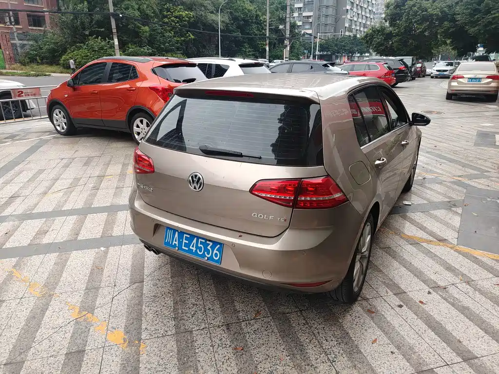 Volkswagen Golf — миниатюра 2
