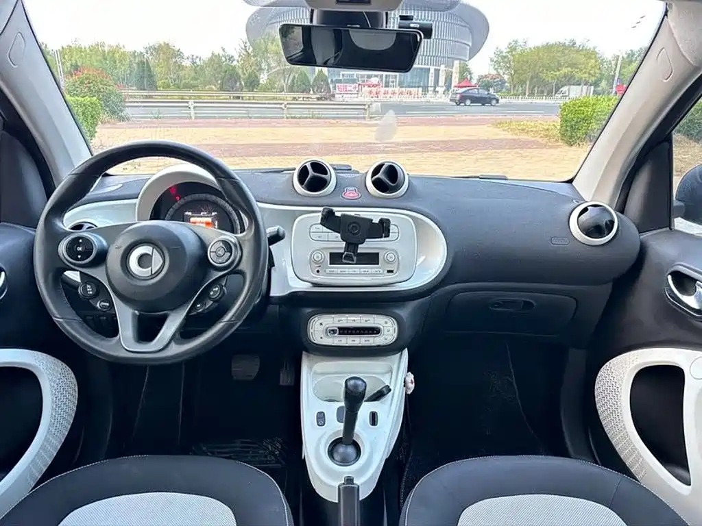 smart Smart Fortwo — миниатюра 9