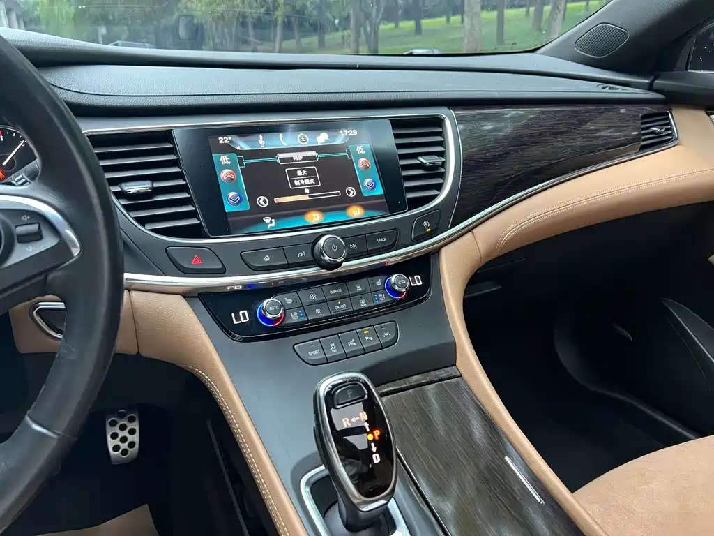 Buick LaCrosse — миниатюра 15