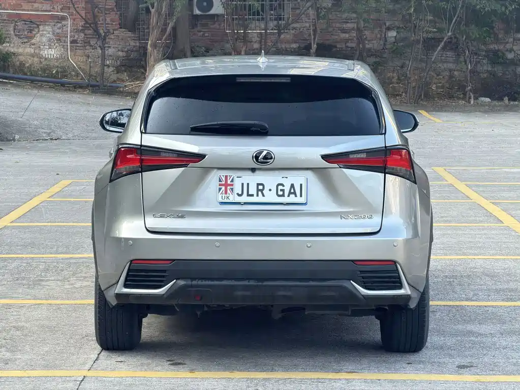 Lexus NX — миниатюра 7