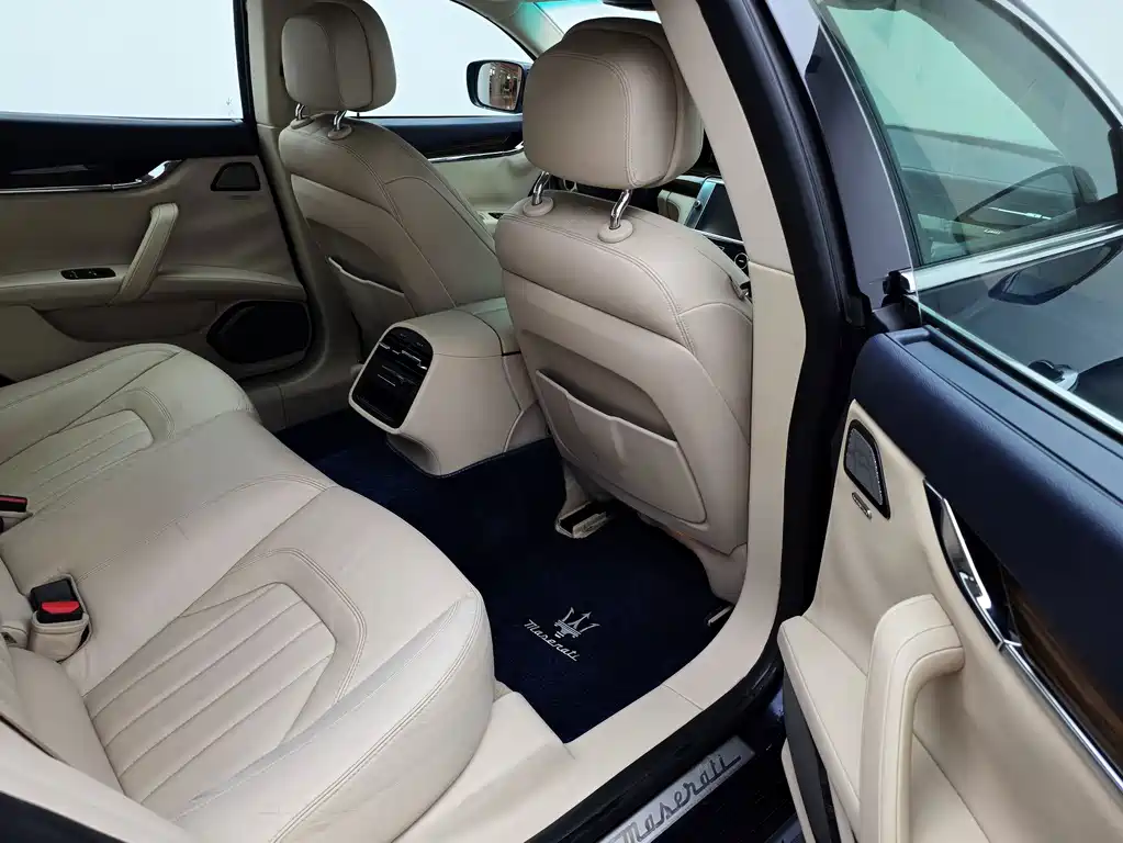 Maserati Quattroporte — миниатюра 13