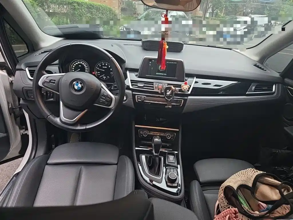 BMW 2 Series Active Tourer — миниатюра 5