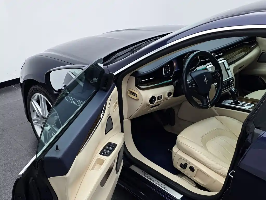 Maserati Quattroporte — миниатюра 28