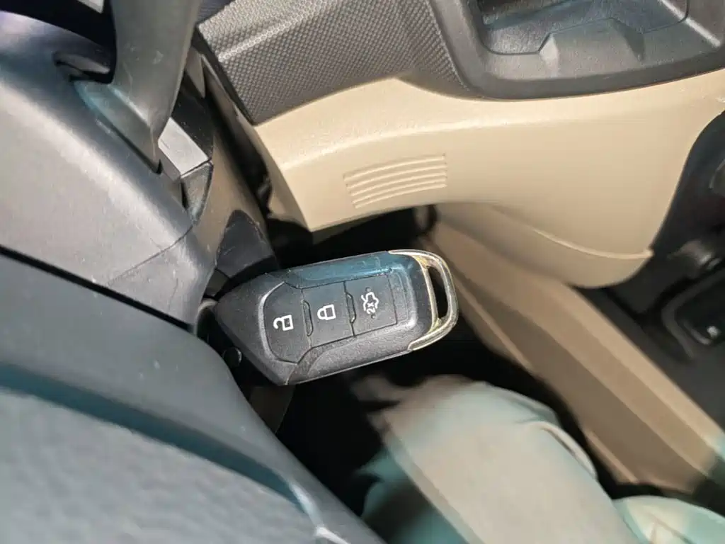Ford Everest — миниатюра 9