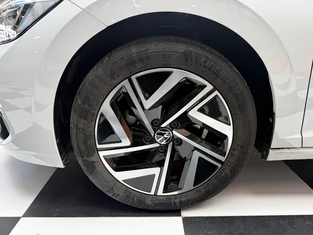 Volkswagen Sagitar — миниатюра 4