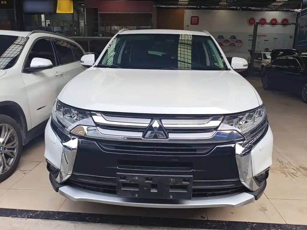 Mitsubishi Outlander — миниатюра 3