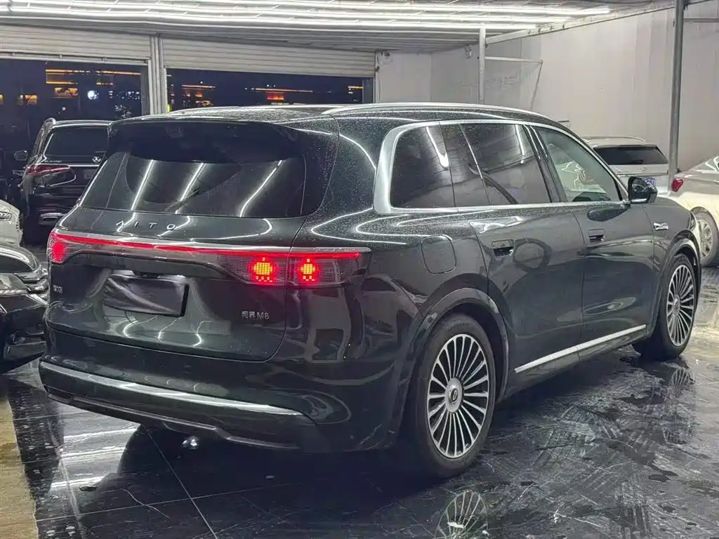 Aito M8 2025 Max+ 53.4kWh 5 мест (192 )