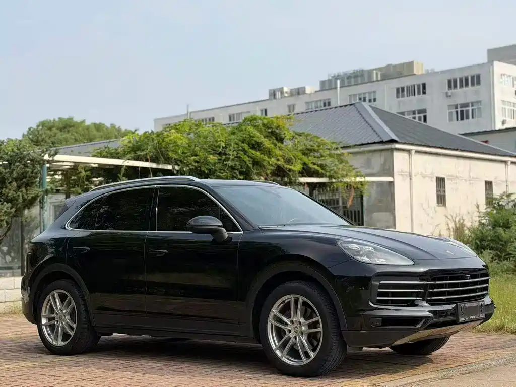 Porsche Cayenne — миниатюра 3