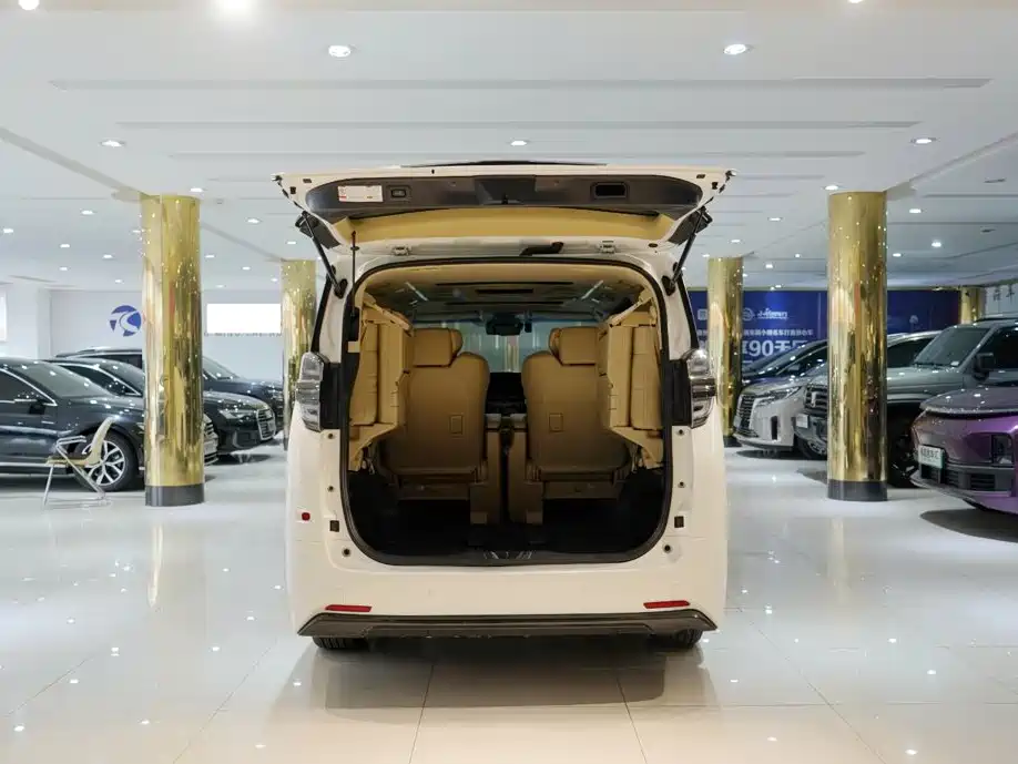 Toyota Vellfire — миниатюра 7