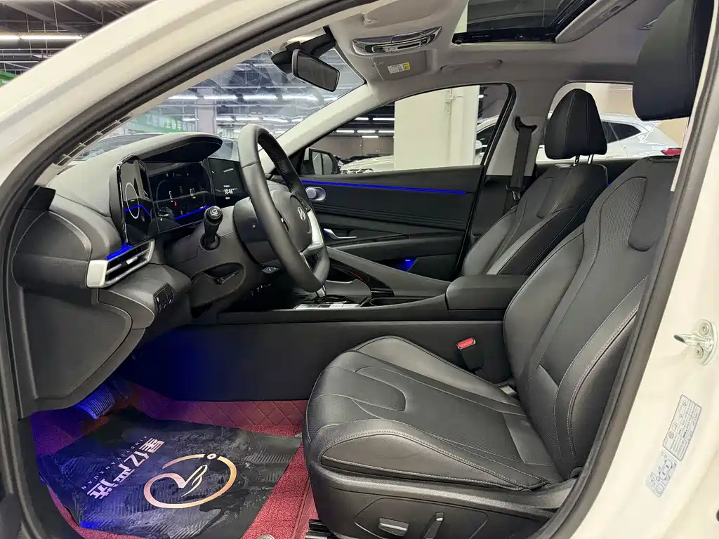 Hyundai Elantra — миниатюра 15