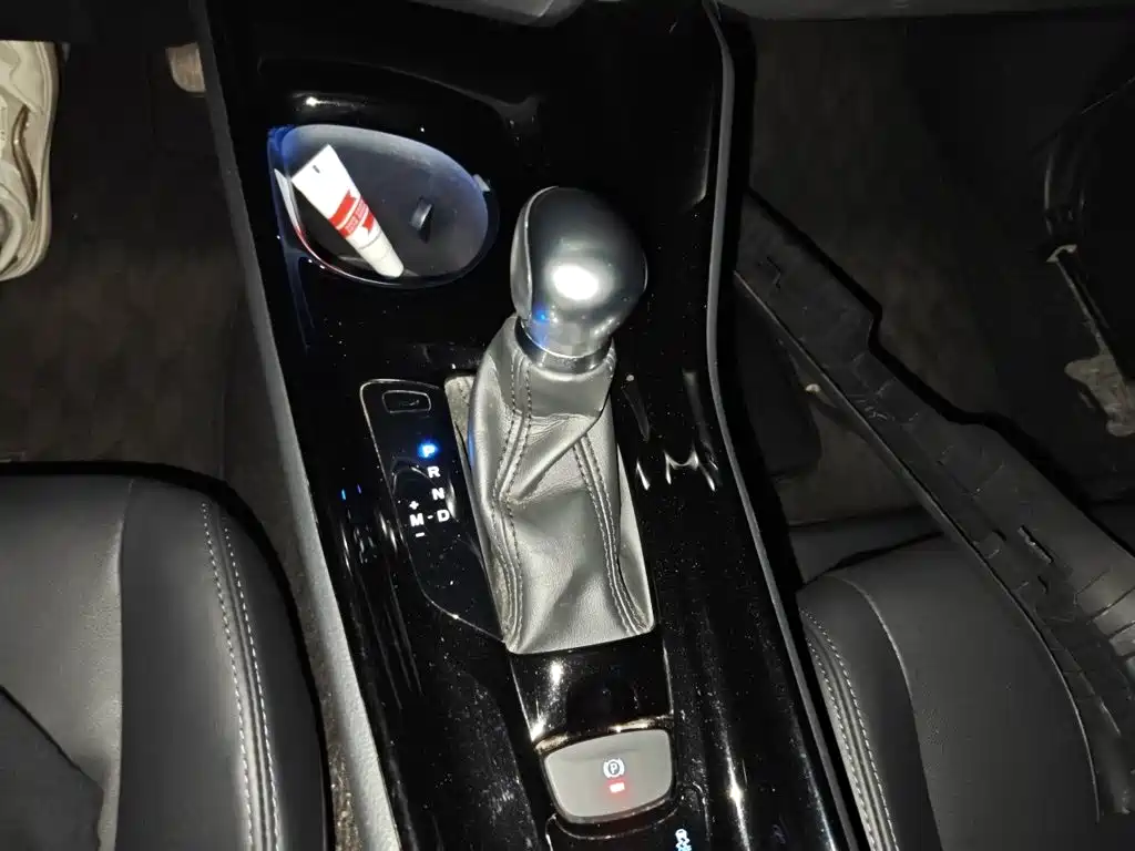 Toyota IZOA — миниатюра 11