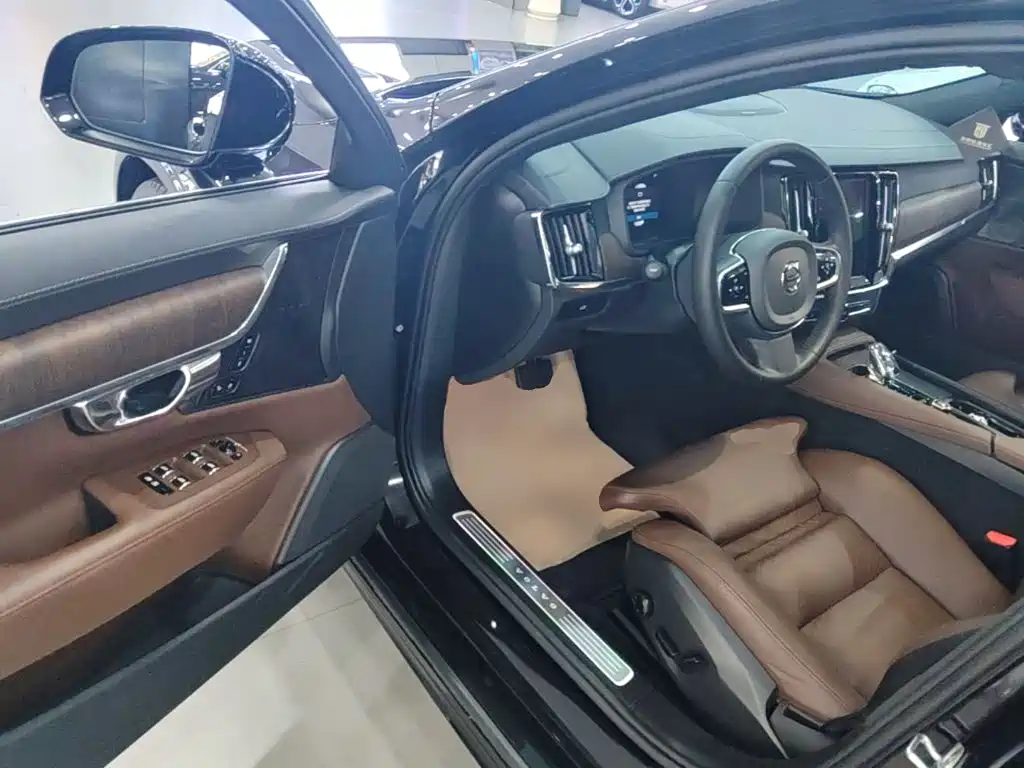 Volvo S90 — миниатюра 16