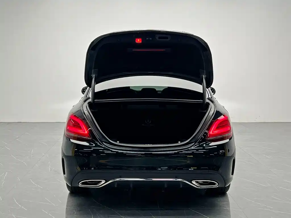 Mercedes-Benz C-Class — миниатюра 11