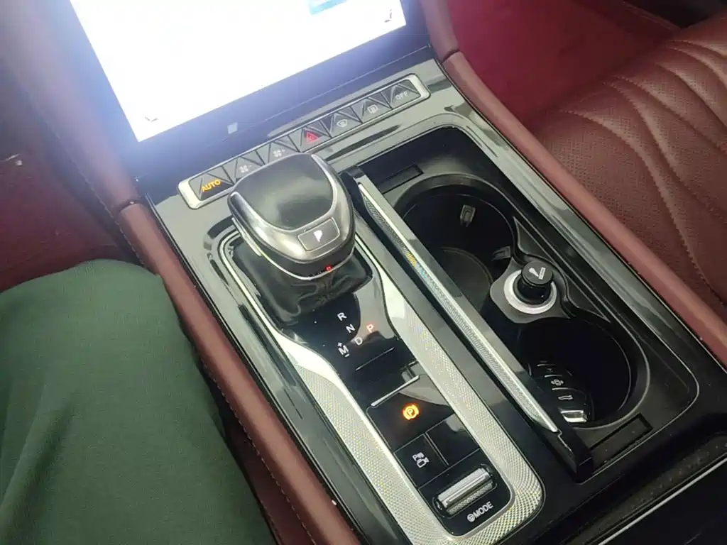 Hongqi Hongqi H5 — миниатюра 14