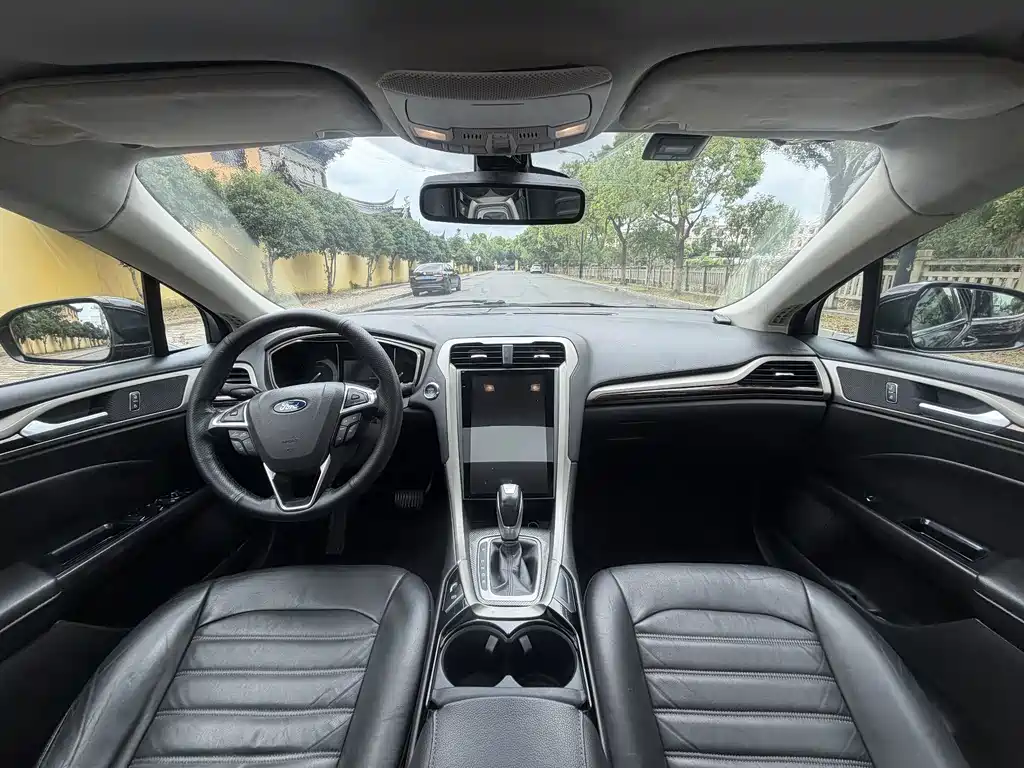 Ford Mondeo — миниатюра 6