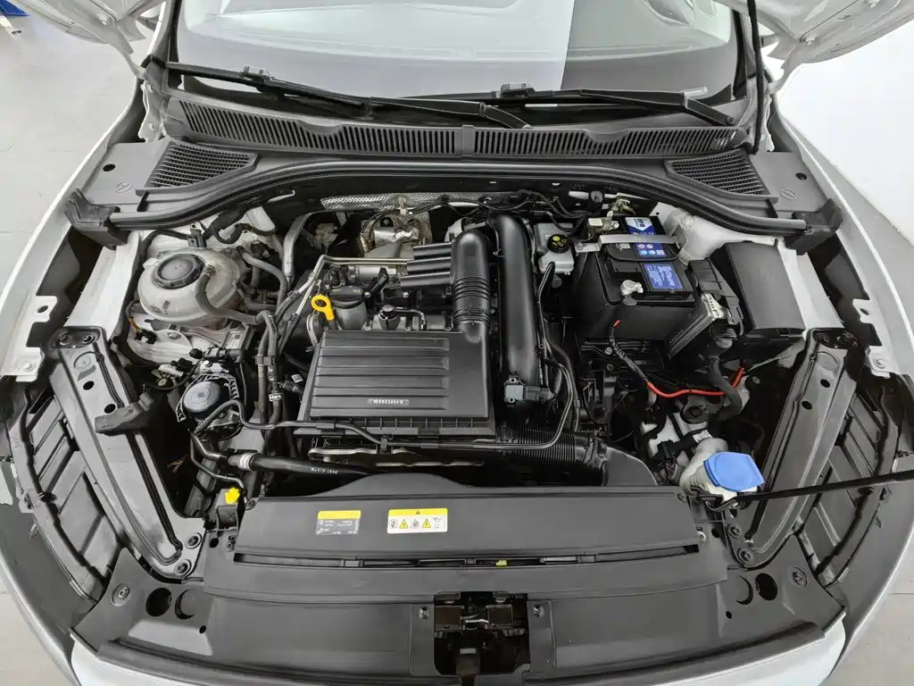 Volkswagen Sagitar — миниатюра 6