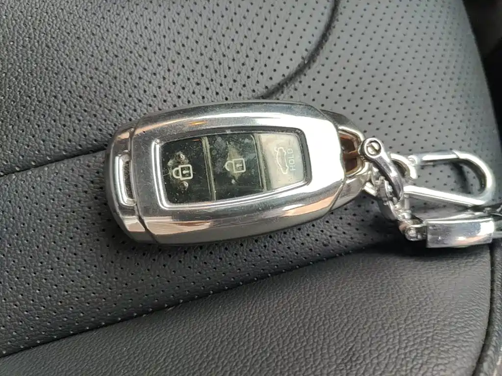 Hyundai Elantra — миниатюра 9