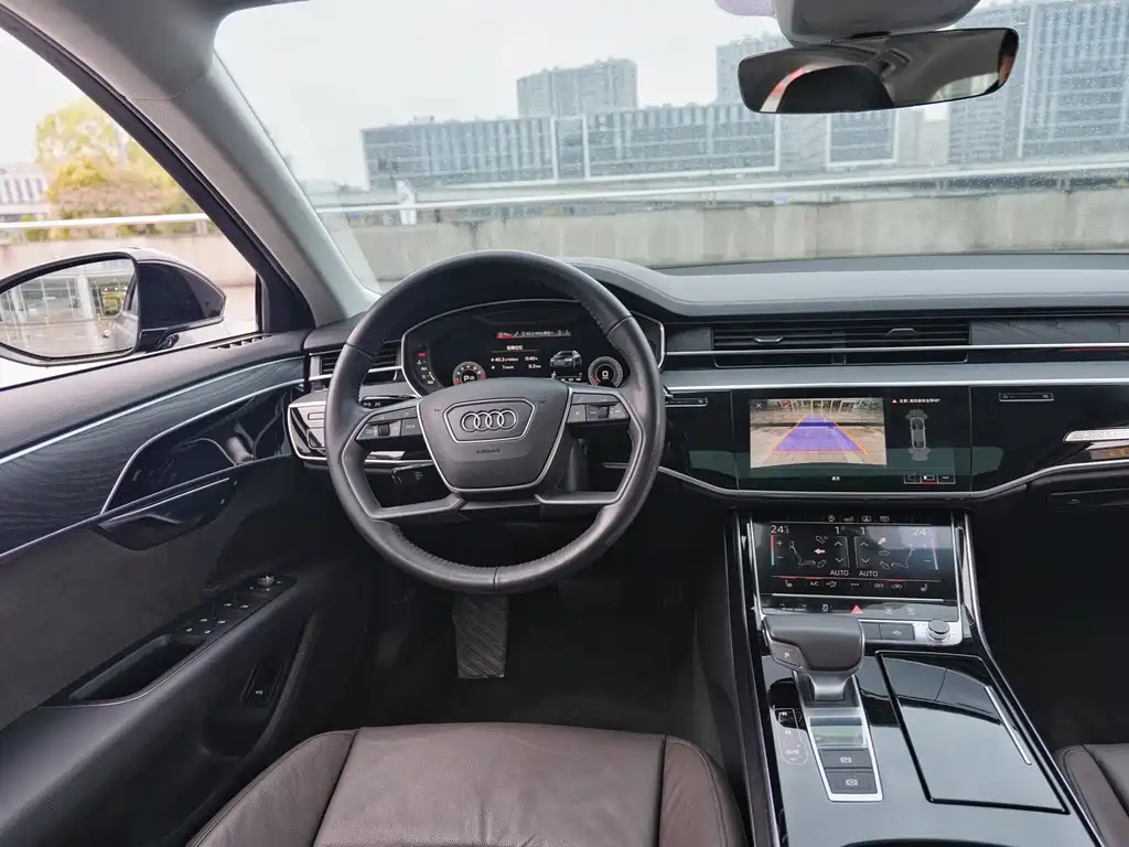 AUDI A8