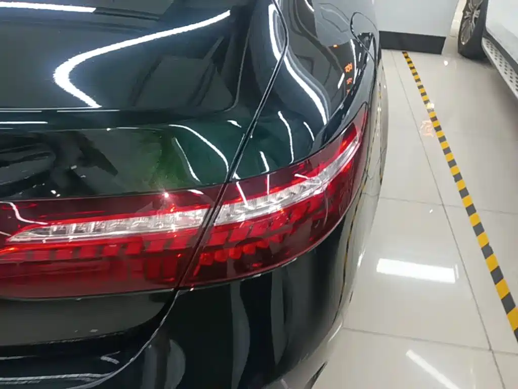 Mercedes-Benz E-Class (Import) — миниатюра 8