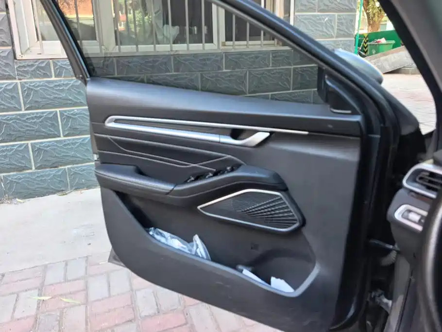 Geely Emgrand — миниатюра 7