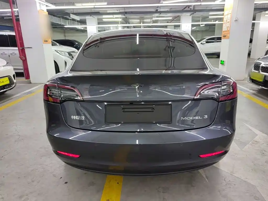 Tesla Model 3 — миниатюра 6