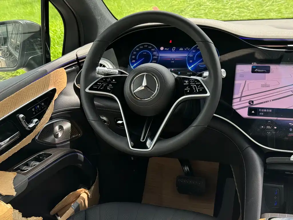 Mercedes-Benz EQS SUV — миниатюра 18