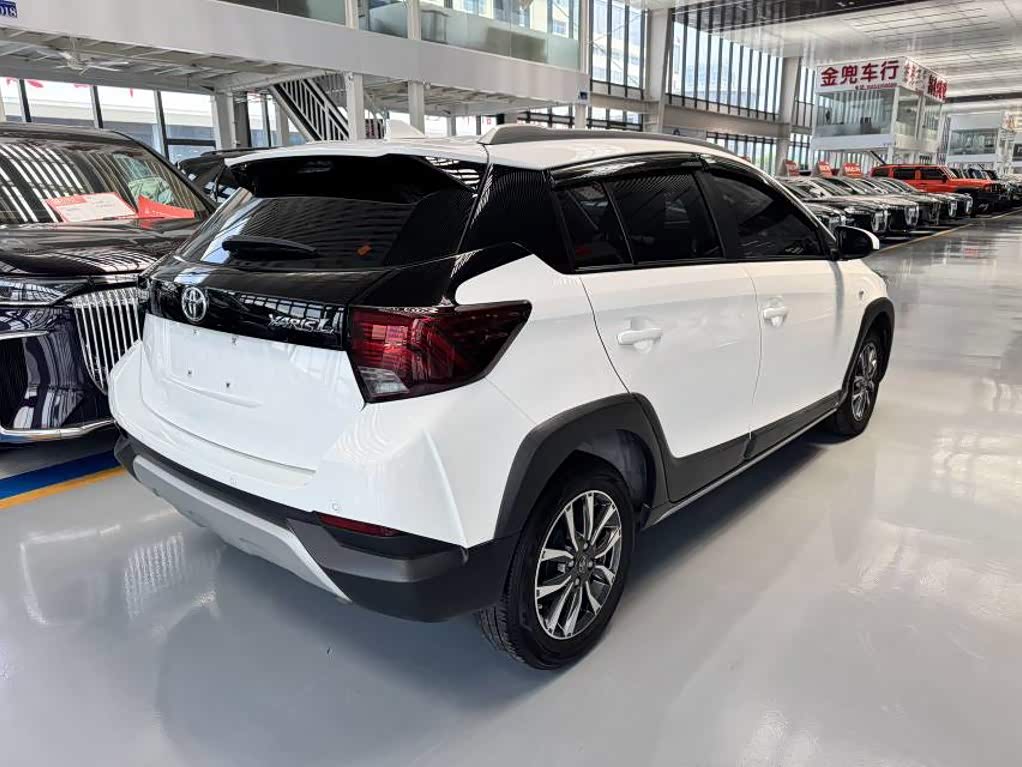 Toyota YARiS L Zhi Xuan 1.5 л 2021 г. Белый, пробег 34000 км