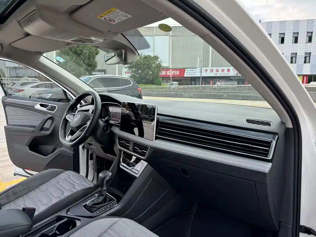 Volkswagen Tiguan X — миниатюра 29
