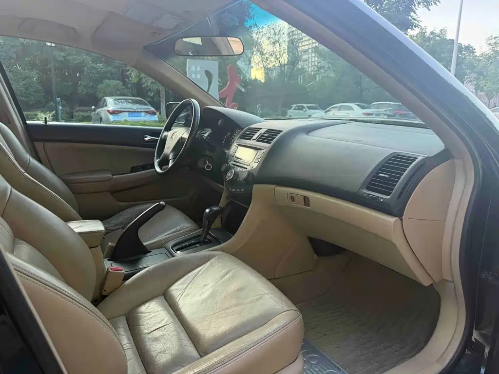 Honda Accord — миниатюра 11