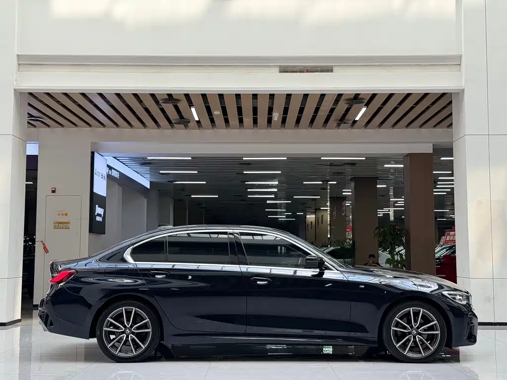 BMW 3 Series — миниатюра 4