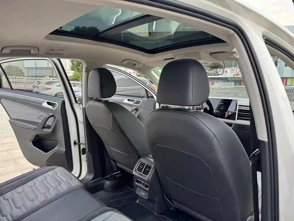 Volkswagen Tiguan X — миниатюра 21