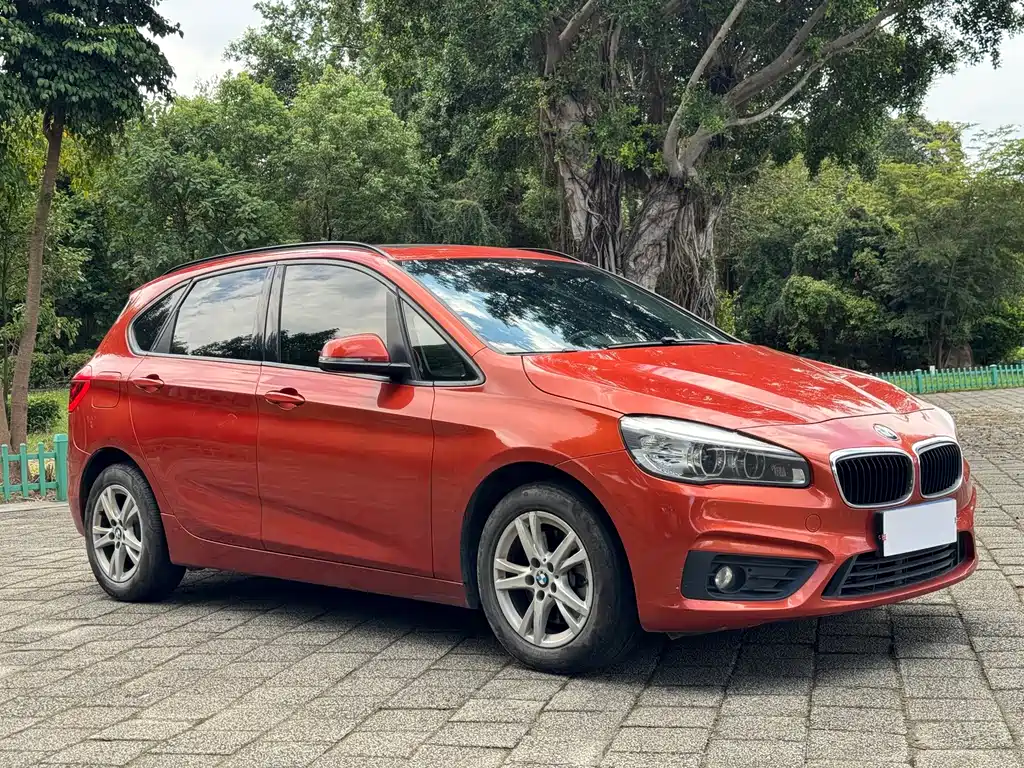 BMW 2 Series Active Tourer — миниатюра 3