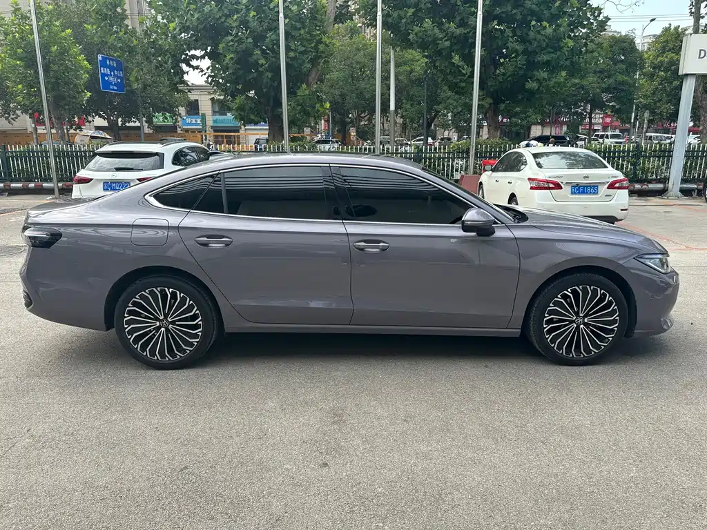 Volkswagen Passat — миниатюра 6