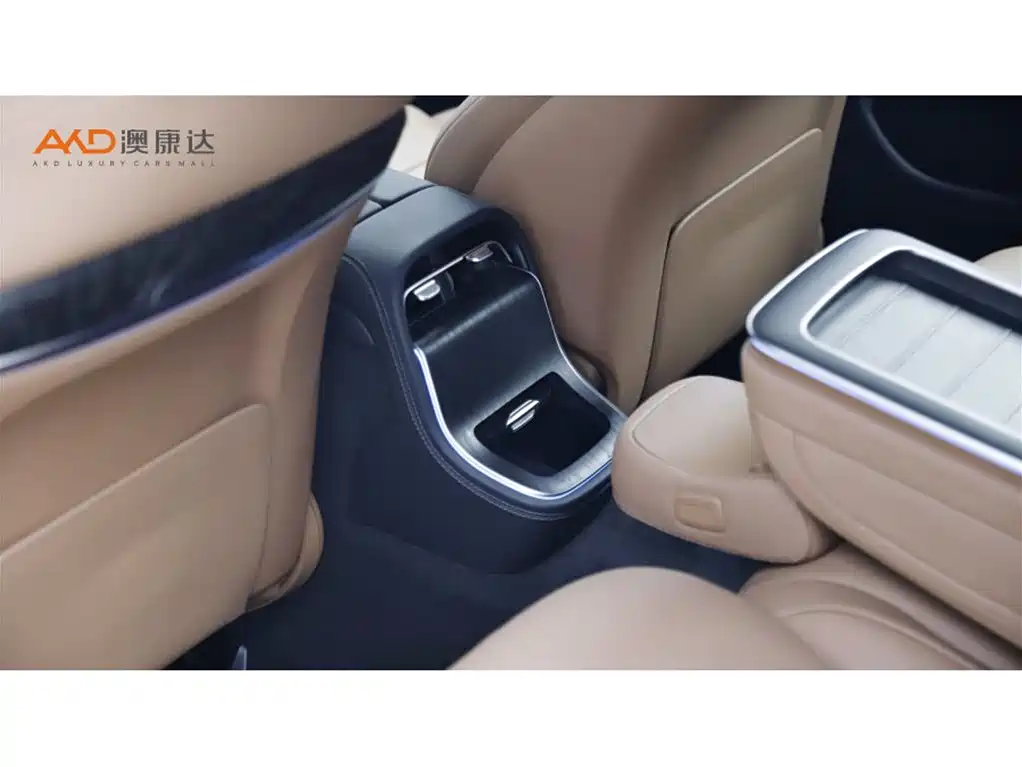 Mercedes-Benz E-Class — миниатюра 9