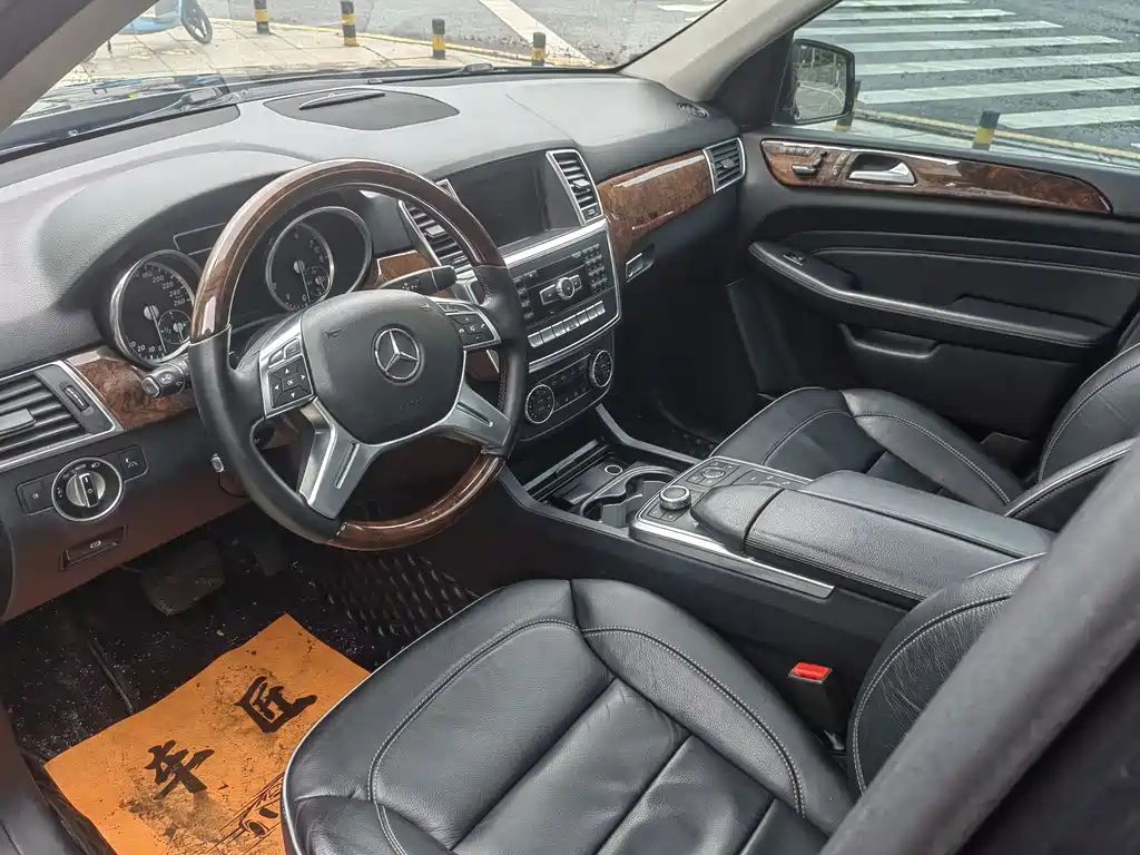 Mercedes-Benz M-Class — миниатюра 7