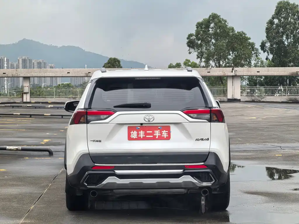 Toyota RAV4 — миниатюра 15