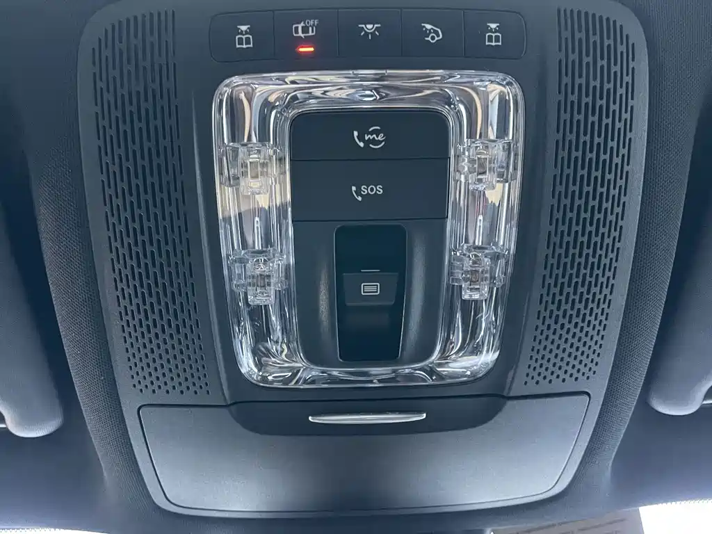 Mercedes-Benz GLB — миниатюра 12